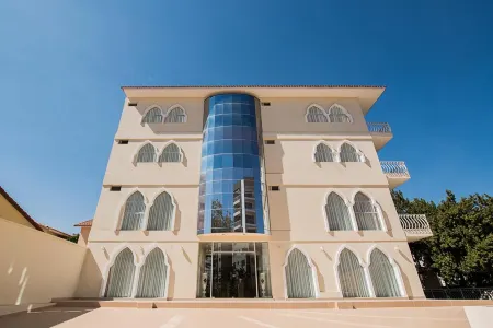 Hotel Ganesh Отели рядом с Аэропорт Хорхе Вильстерманн