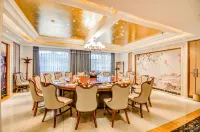 Sunshine Holiday Hotel