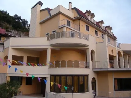 Hotel Sette E Mezzo Hotels in Laino Castello