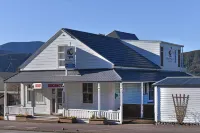 Blue Moon Lodge Hotel a 