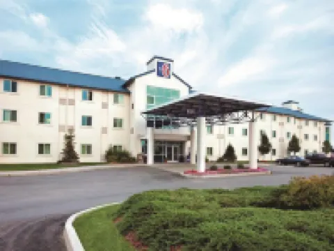 安大略省亨茨維爾6號汽車旅館 亨茨維爾酒店