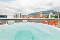Hampton by Hilton Medellin Hotels in Medellín