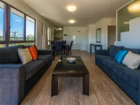 Rosslyn Bay Resort Hotels in Emu Park
