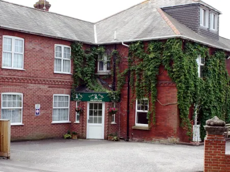 Victoria Lodge Guest House Отели в г. Беркомб Витхаут