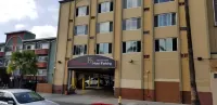 Hometel Suites Отели в г. Корейский район