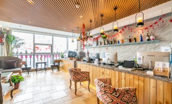 Half Acre City Lodge (Zhengzhou East Railway Station Exhibition Center)
