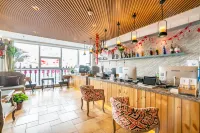 Half Acre City Lodge (Zhengzhou East Railway Station Exhibition Center)