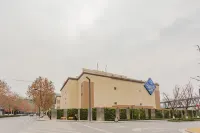 Lindao Holiday Inn Отели в г. Выставочный центр Чэнду и Юго-западный транспортный университет