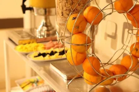 Sun Hotel Отели рядом с достопримечательностью «Парк Тенбош»