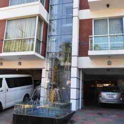 Lighthouse Family Retreat Hotel Exterior