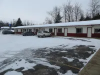 Relax Inn-Collingwood - parking