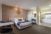 Clifford Gardens Motor Inn Hotel di Newtown