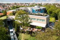NH Collection Prague Hotellit kohteessa Prague 5