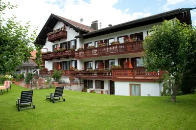 Gästehaus Hotel garni Zibert Hotels in der Nähe von Naturrodelbahn Kreuth-Klamm
