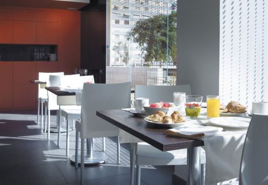 4. 헤스페리아 바르..