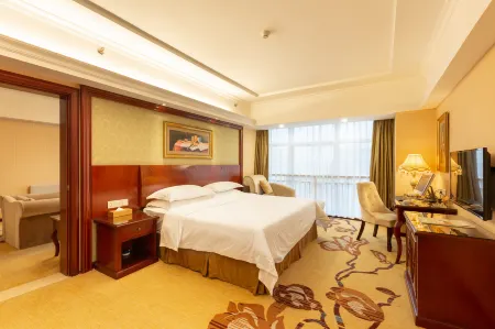 Vienna Hotel Отели в г. Фэньи