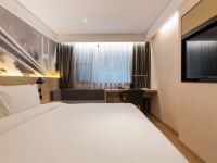 上海外滩亚朵轻居酒店 - 轻享大床房