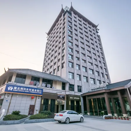 Peninsula International Hotel