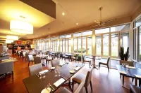 Century Inn Hotel di Moe