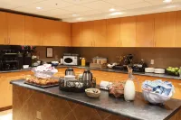 Pomeroy Inn & Suites Fort St. John - พร้อมอาหารเช้า
