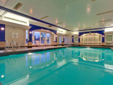 Amenida Residences Calgary カルガリーのホテル