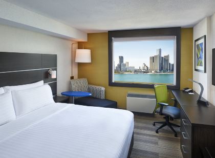 Holiday Inn Express Windsor Waterfront