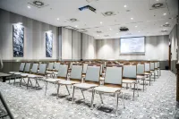 Holiday Inn DABROWA GORNICZA-KATOWICE by IHG - Pool