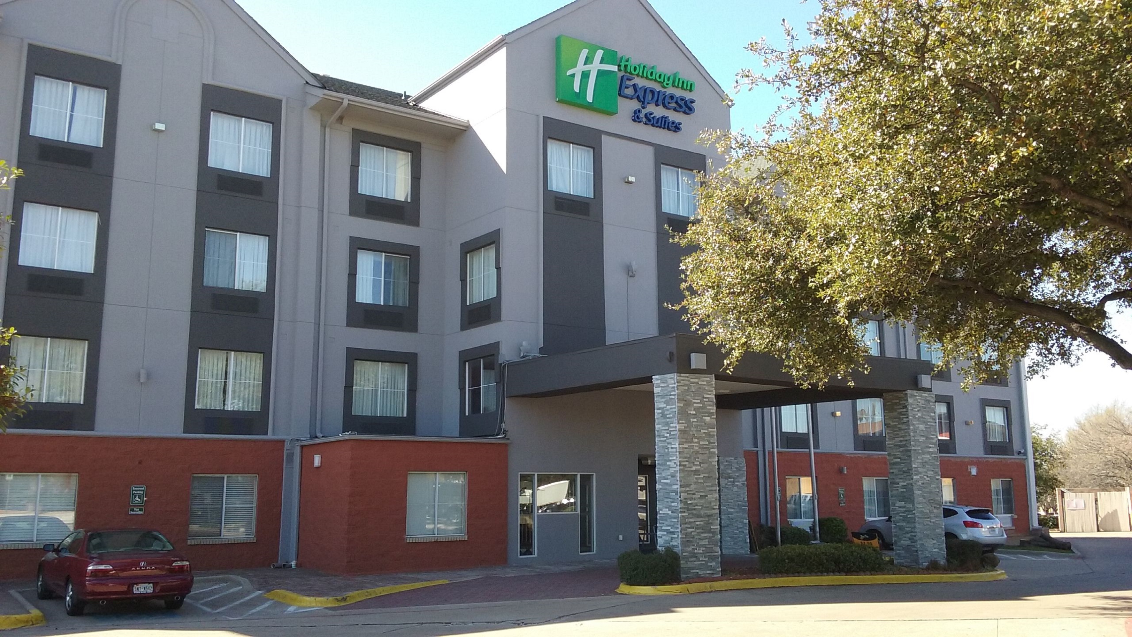 Holiday Inn Express & Suites Dallas Park Central Northeast