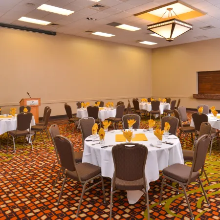 Ramada Plaza by Wyndham Sheridan Hotel & Convention Center