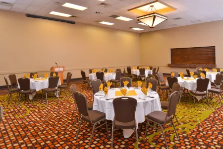 Ramada Plaza by Wyndham Sheridan Hotel & Convention Center