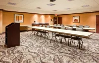 Holiday Inn Express & Suites Mason City Hotels in Mason City