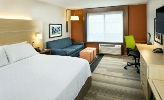 Holiday Inn Express & Suites Medford
