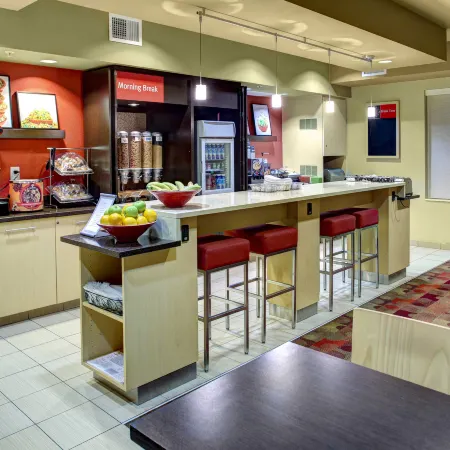 Birch Hills Suites - Blue Ash