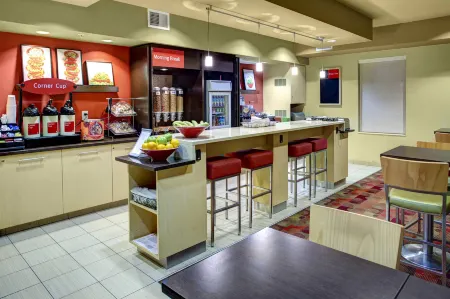 Birch Hills Suites - Blue Ash Отели рядом с достопримечательностью «Serene Suites Premier Memory Care»