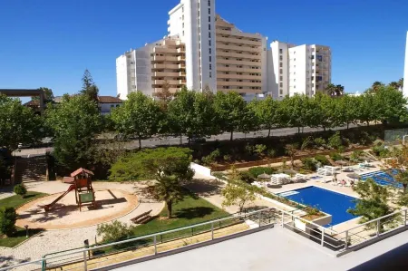 Apartamentos Jardins da Rocha Отели рядом со станцией Portimao