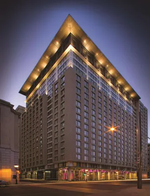 Embassy Suites by Hilton Montreal Hotels in der Nähe von Arena Fleury