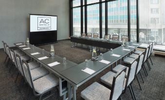 AC Hotel Montreal Downtown