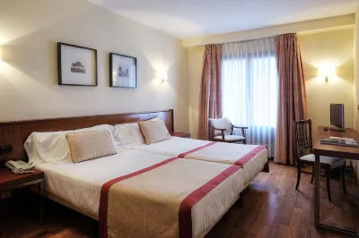 Hotel y Apartamentos Arias فنادق في Villayon