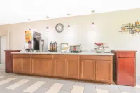 Super 8 by Wyndham Wichita South Hotels in Derby