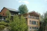 Western Riviera Lakeside Lodging Отели в г. Гранд Лейк
