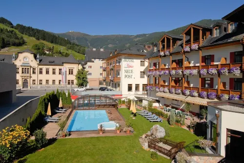 Upside down Town Hotel-Neue Post Hotels in Zell am See