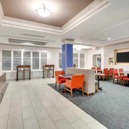 Holiday Inn Express & Suites DUBLIN by IHG
