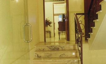Inez Apartment 5