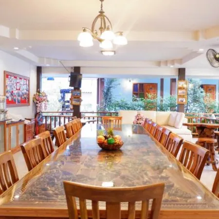 Hugpua Hotel