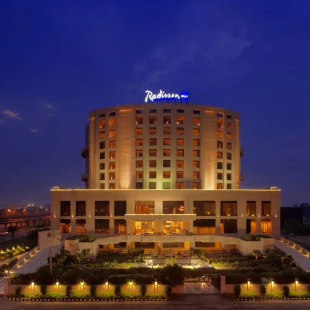 Radisson Blu New Delhi Dwarka Отели в г. Нью-Дели