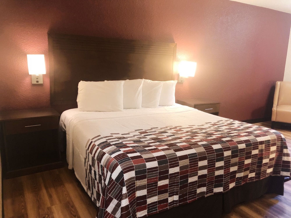 Evergreen Inn & Suites Portland