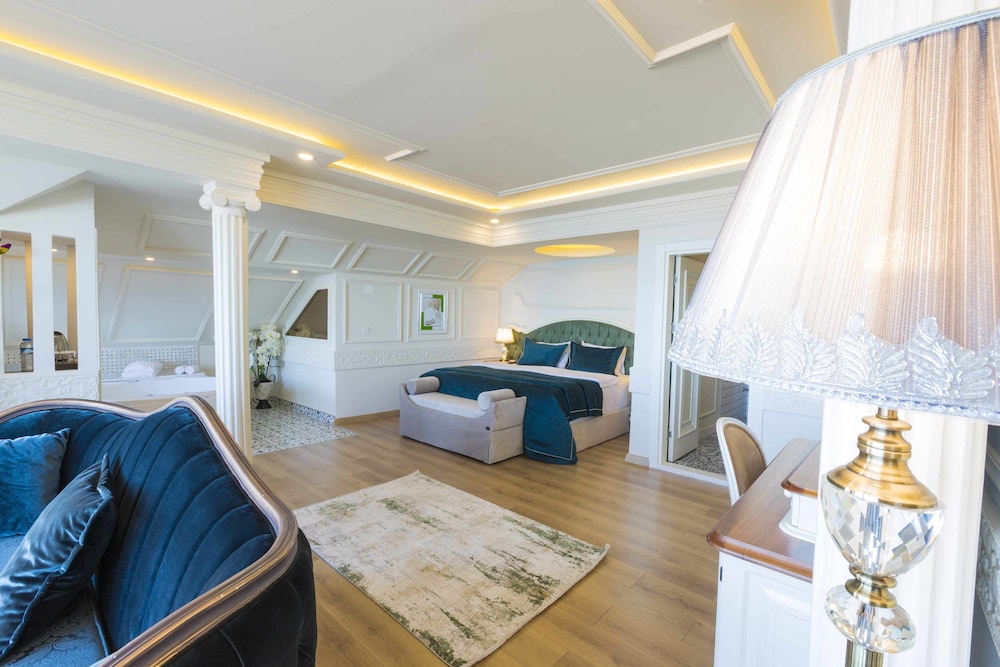 Andalouse Elegante Suite Hotel