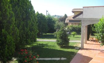 Apartment with 2 Bedrooms in Tortoreto, with Pool Access and Enclosed Garden - 5 km from The Beach