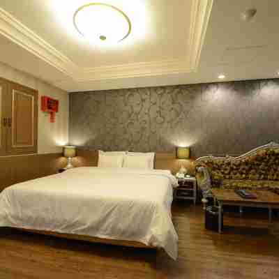 Central Tourist Hotel Rooms