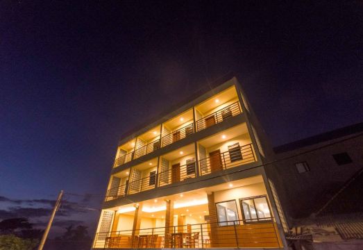 캐롤라인 게스트 하우스 수영장 또는 공용 공간